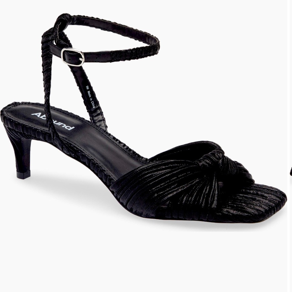 Abound Women's Black Knotted Sandals size 6
